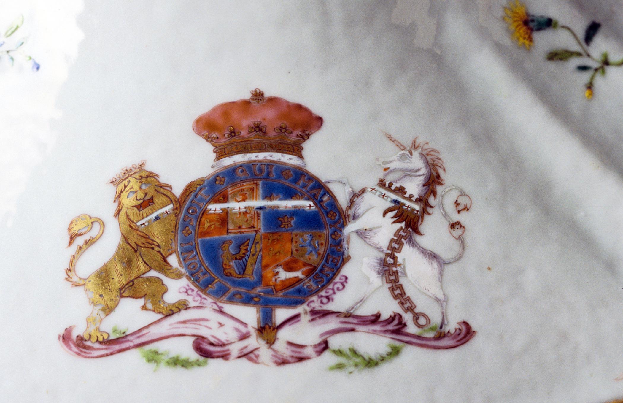 1996.0004.255 A, B Tureen (detail)
