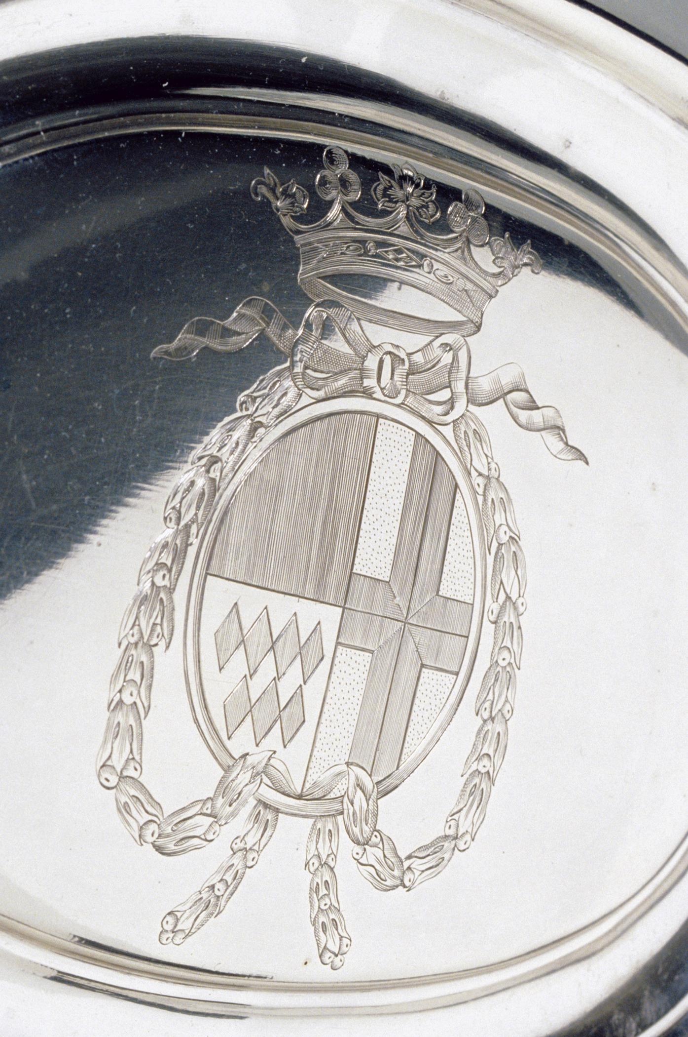 1996.0004.256 A-D Tureen (detail 1)
