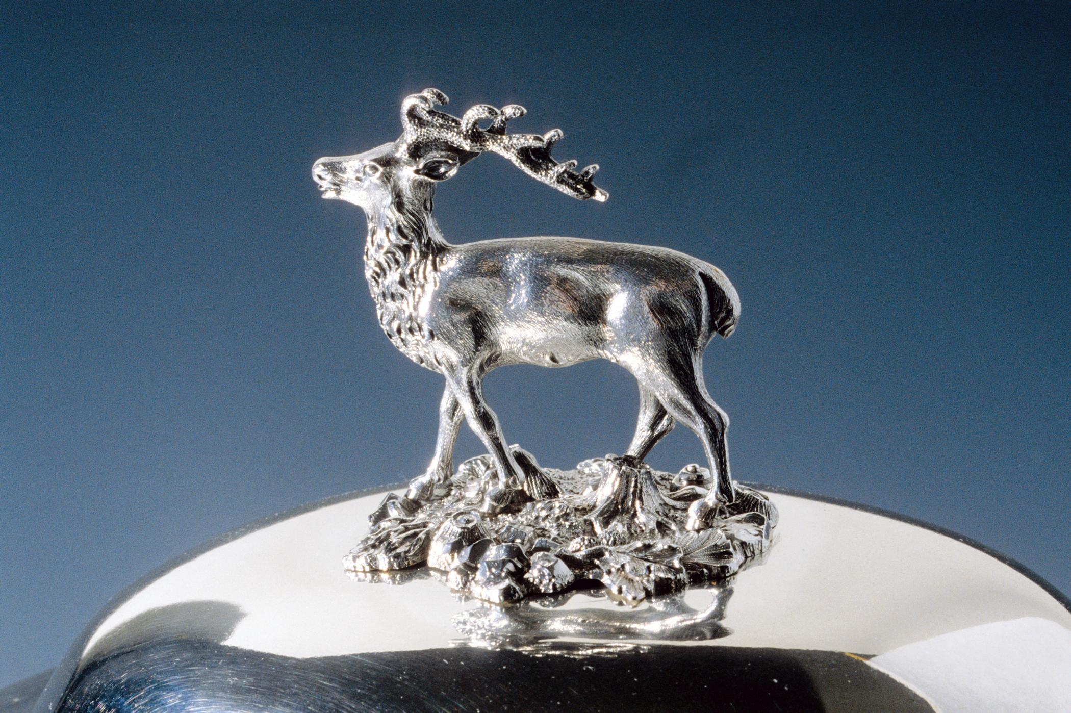 1996.0004.260 A, B Tureen (detail 2)
