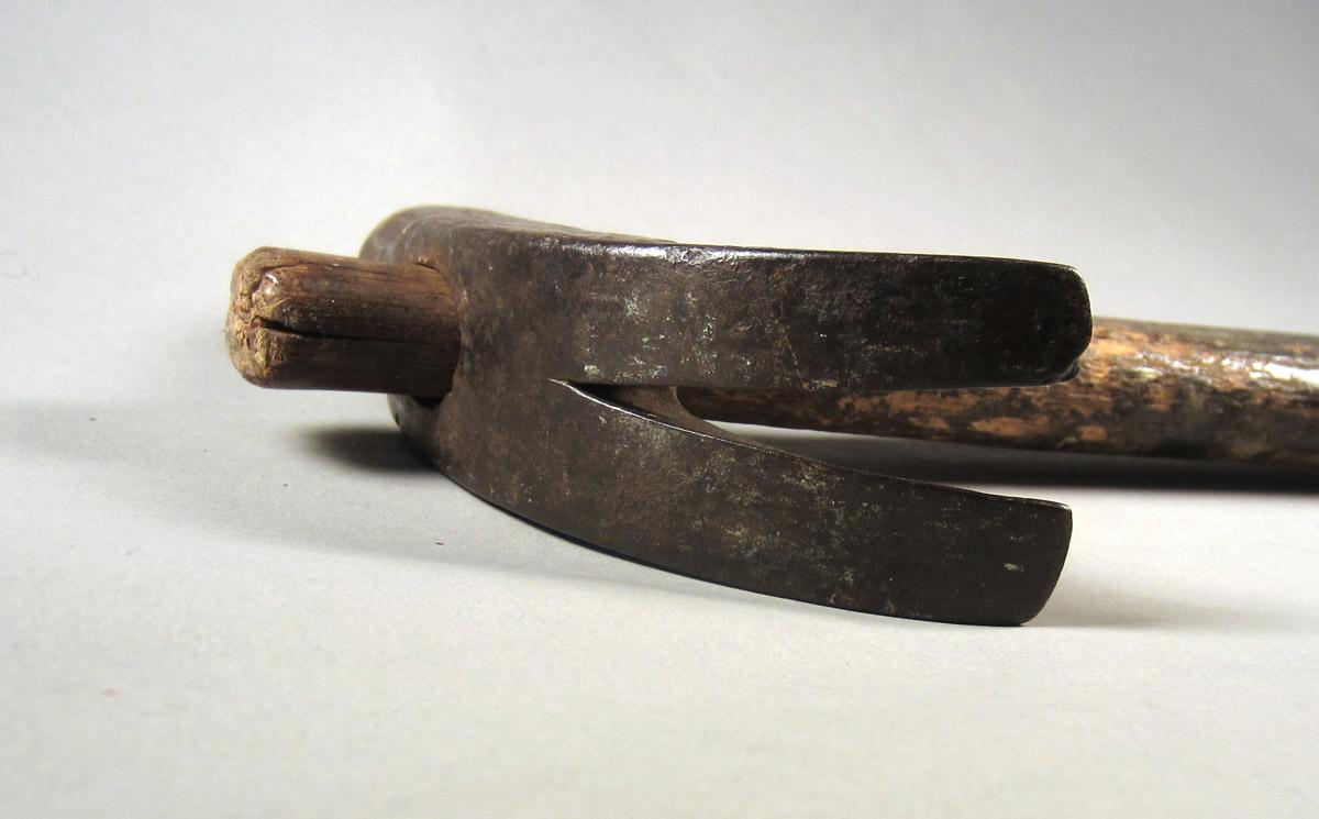 1958.0129 Hammer, Head