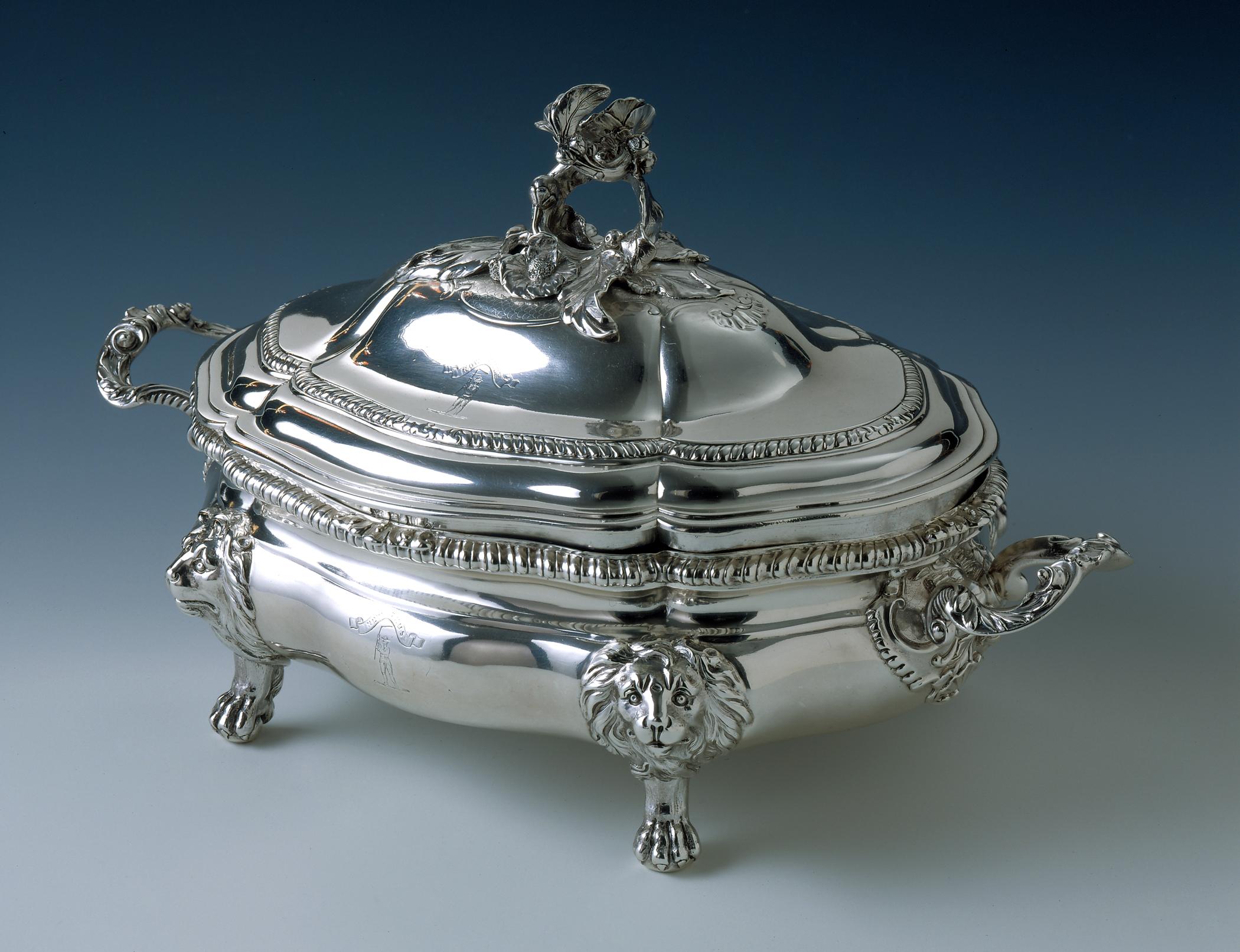1996.0004.266.001 A, B Tureen
