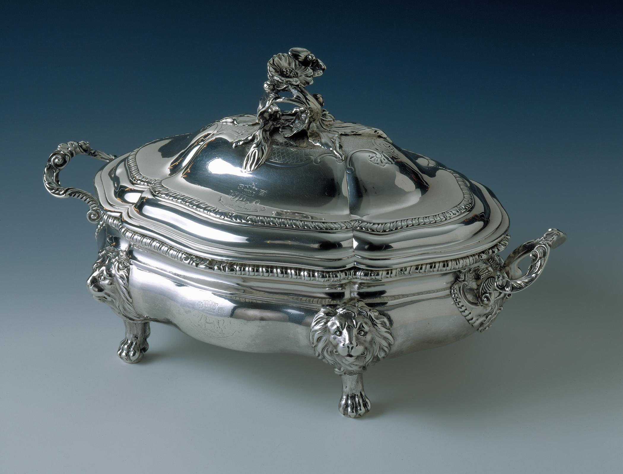 1996.0004.266.002 A, B Tureen