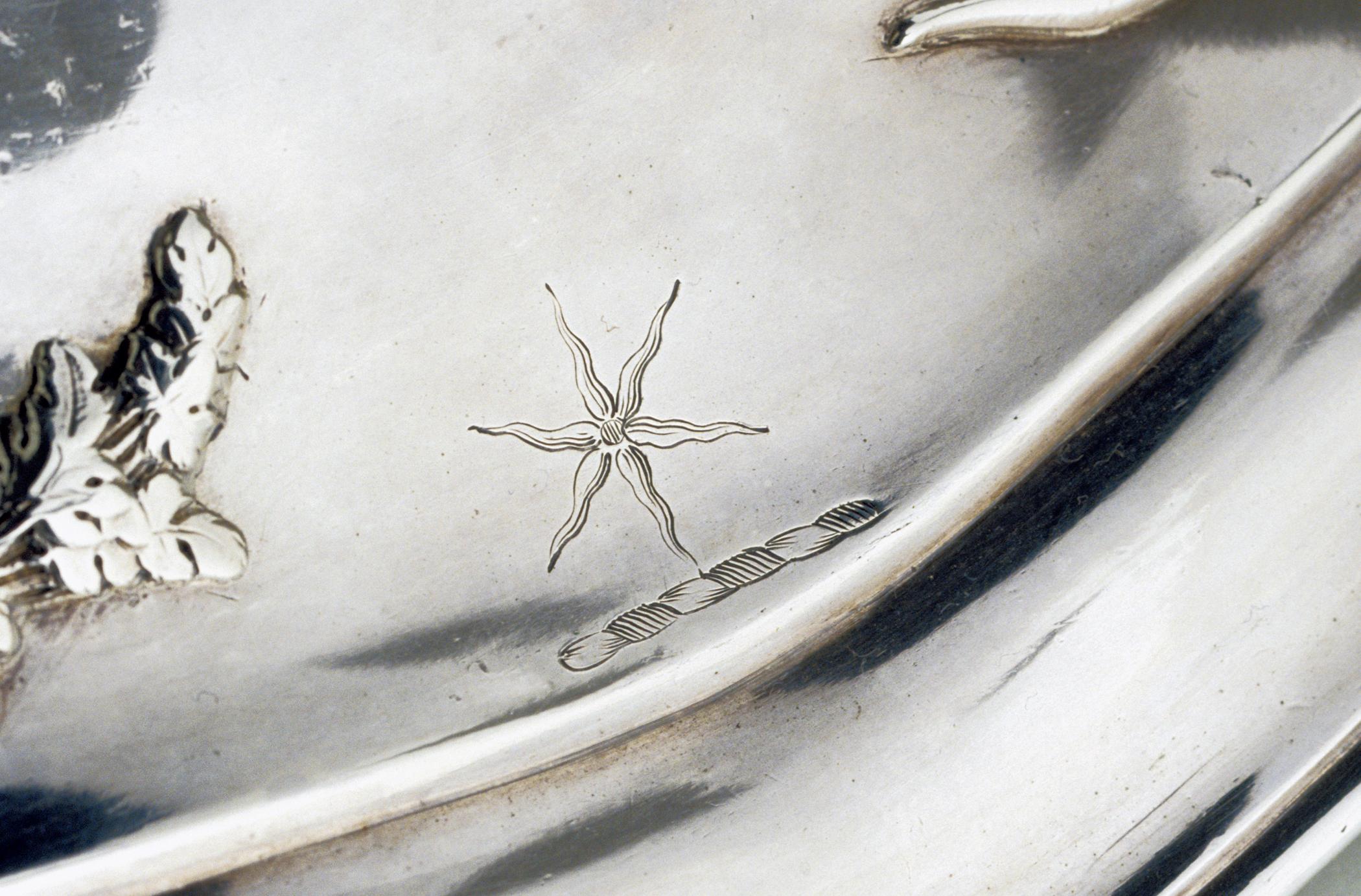 1996.0004.267 A, B Tureen (detail 2)