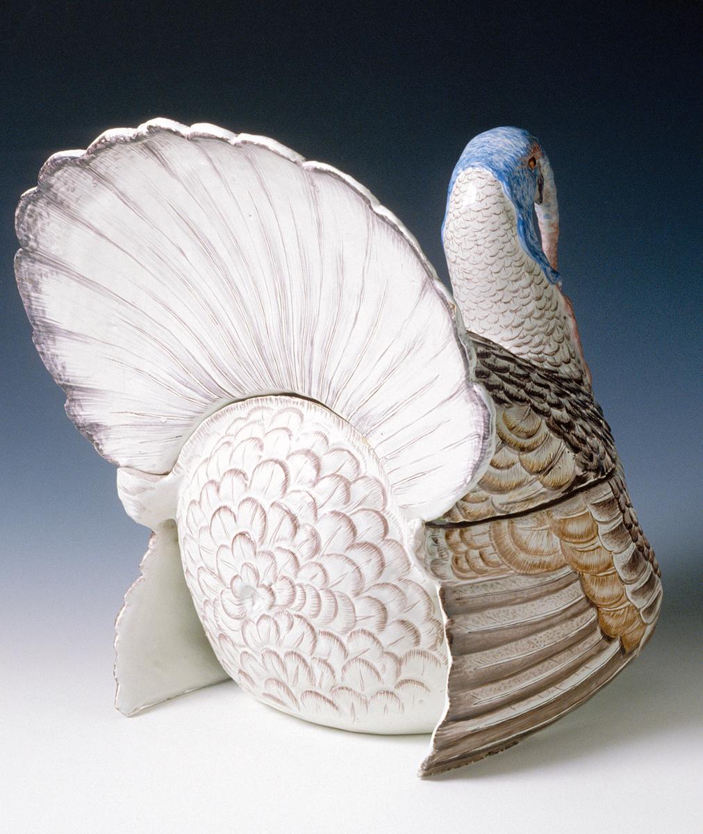 1996.0004.269 A, B Tureen (view 2)