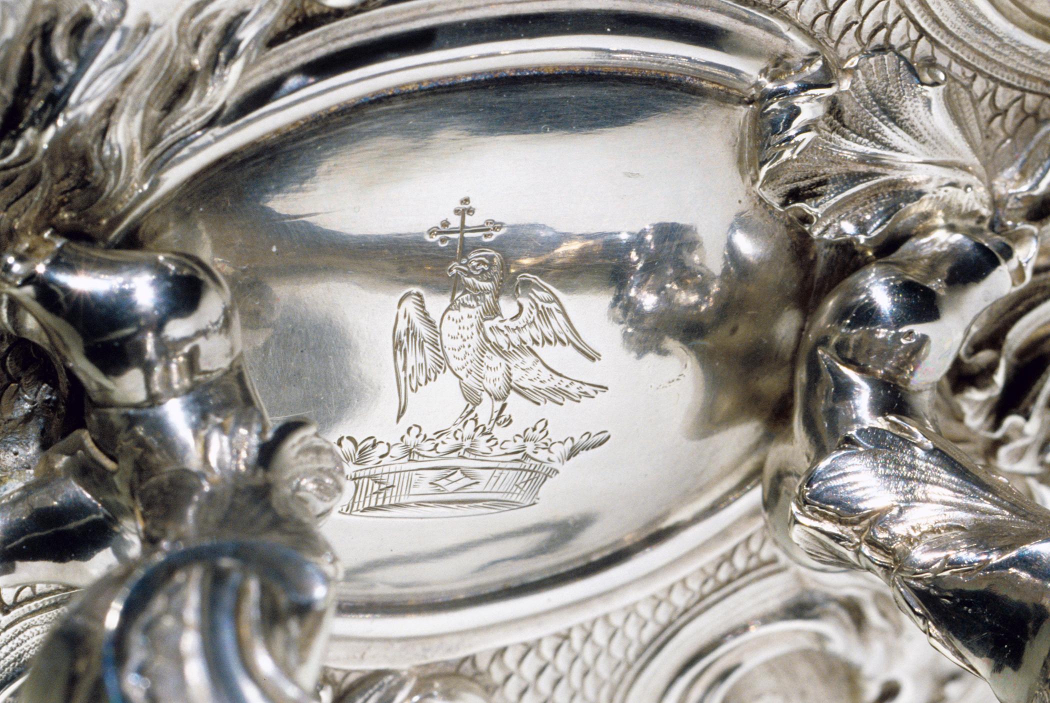 1996.0004.270 A, B Tureen (detail 3)