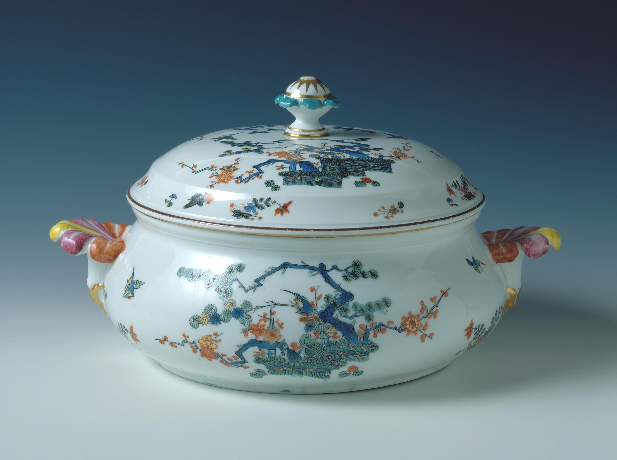 1996.0004.274.001 A, B Tureen