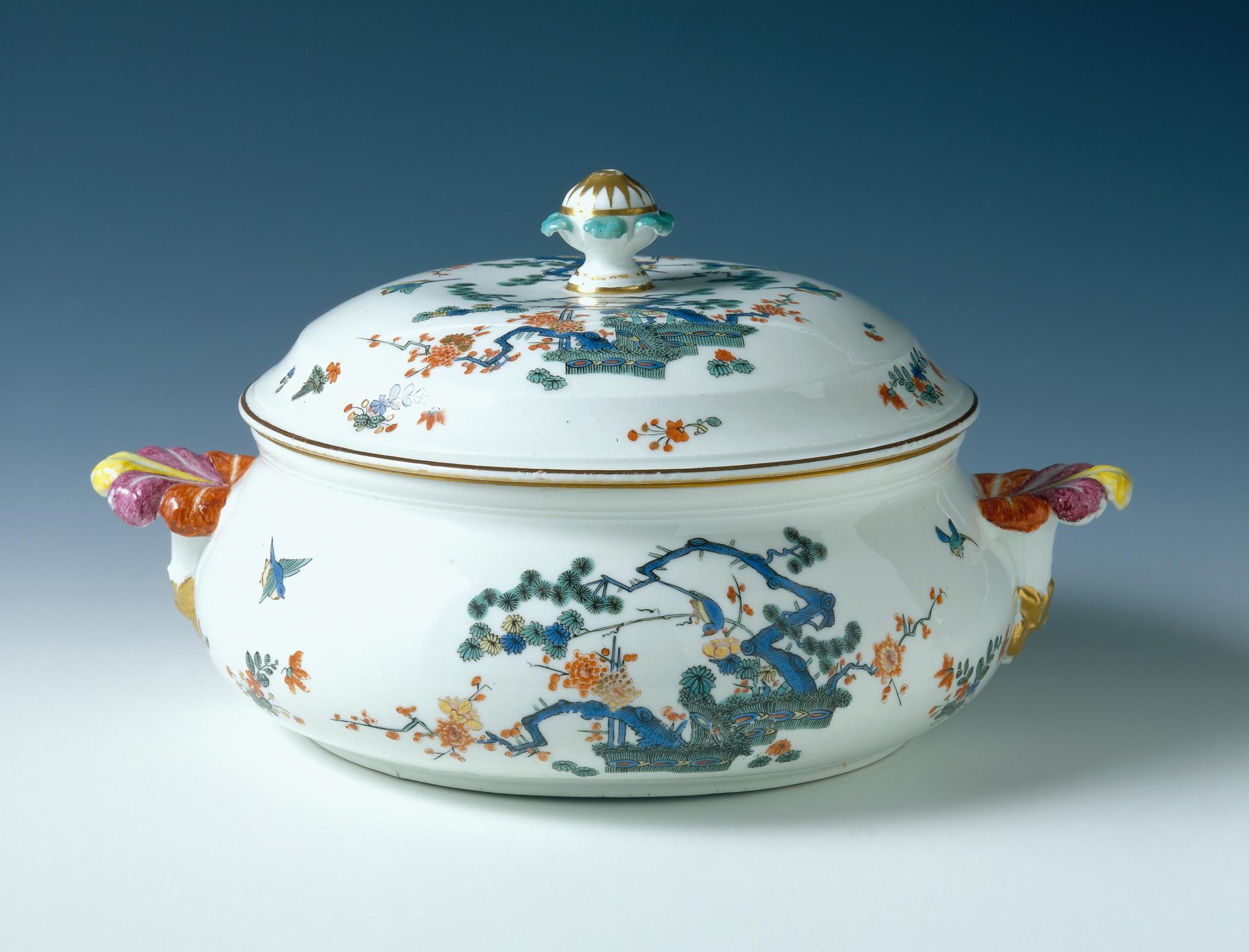 1996.0004.274.002 A, B Tureen