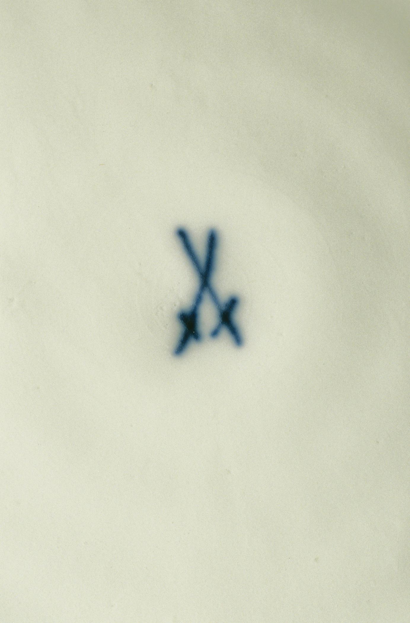 1996.0004.274.002 A, B Tureen (detail 2)
