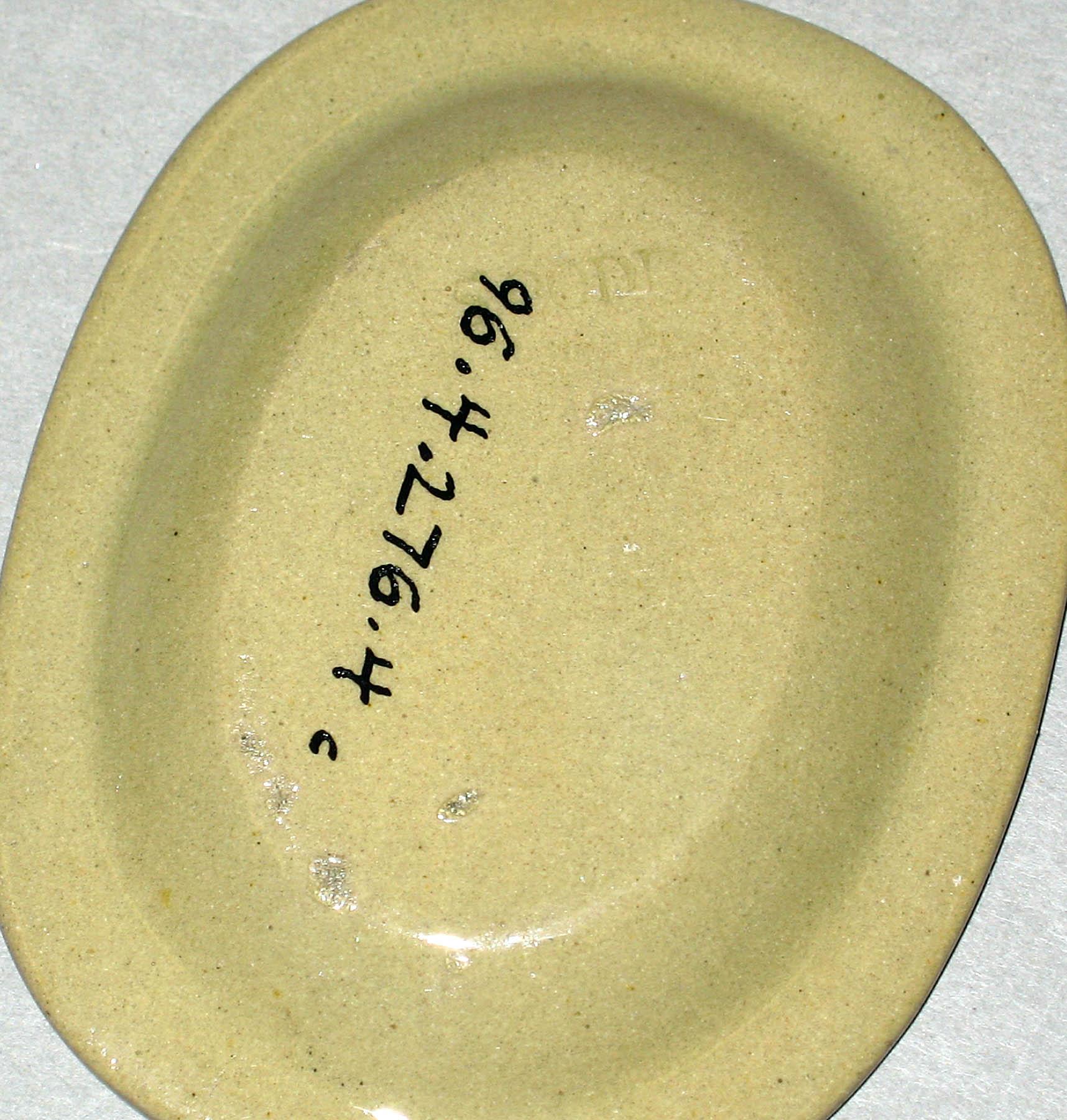 1996.0004.276.004 C Spode miniature tureen stand (underside)