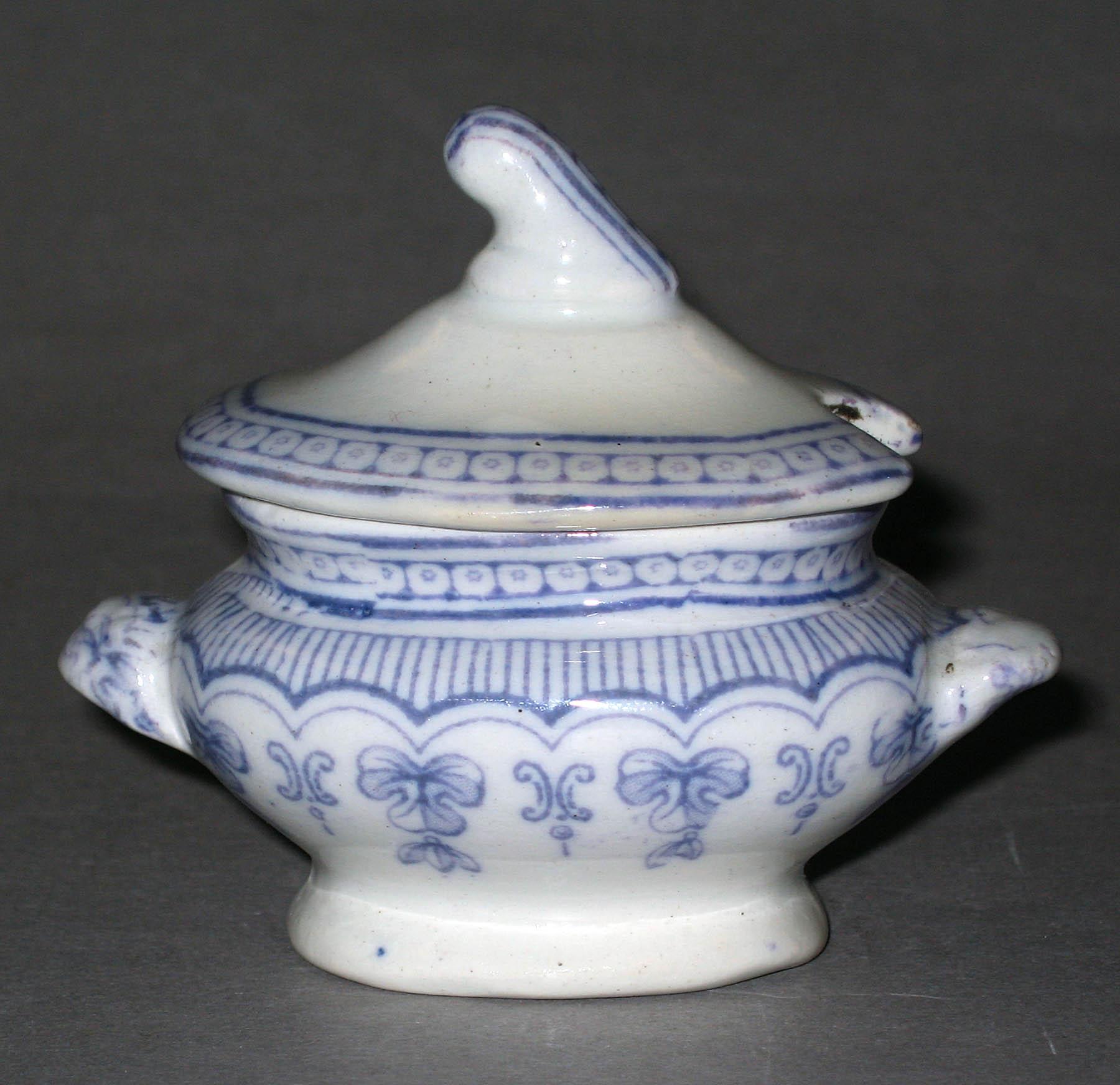 1996.0004.276.005 A, B Miniature Copeland tureen
