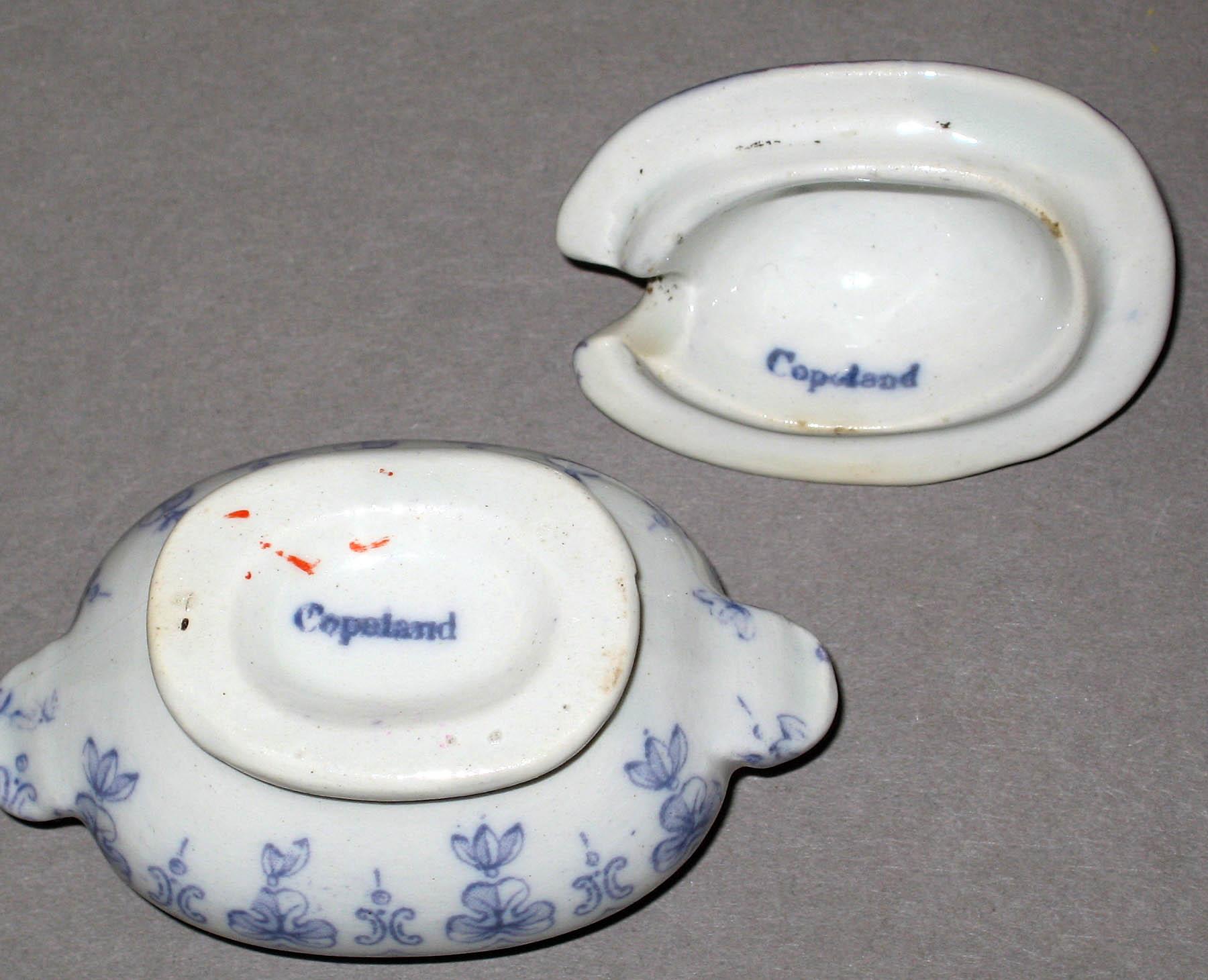 1996.0004.276.005 A, B Miniature Copeland tureen (undersides)