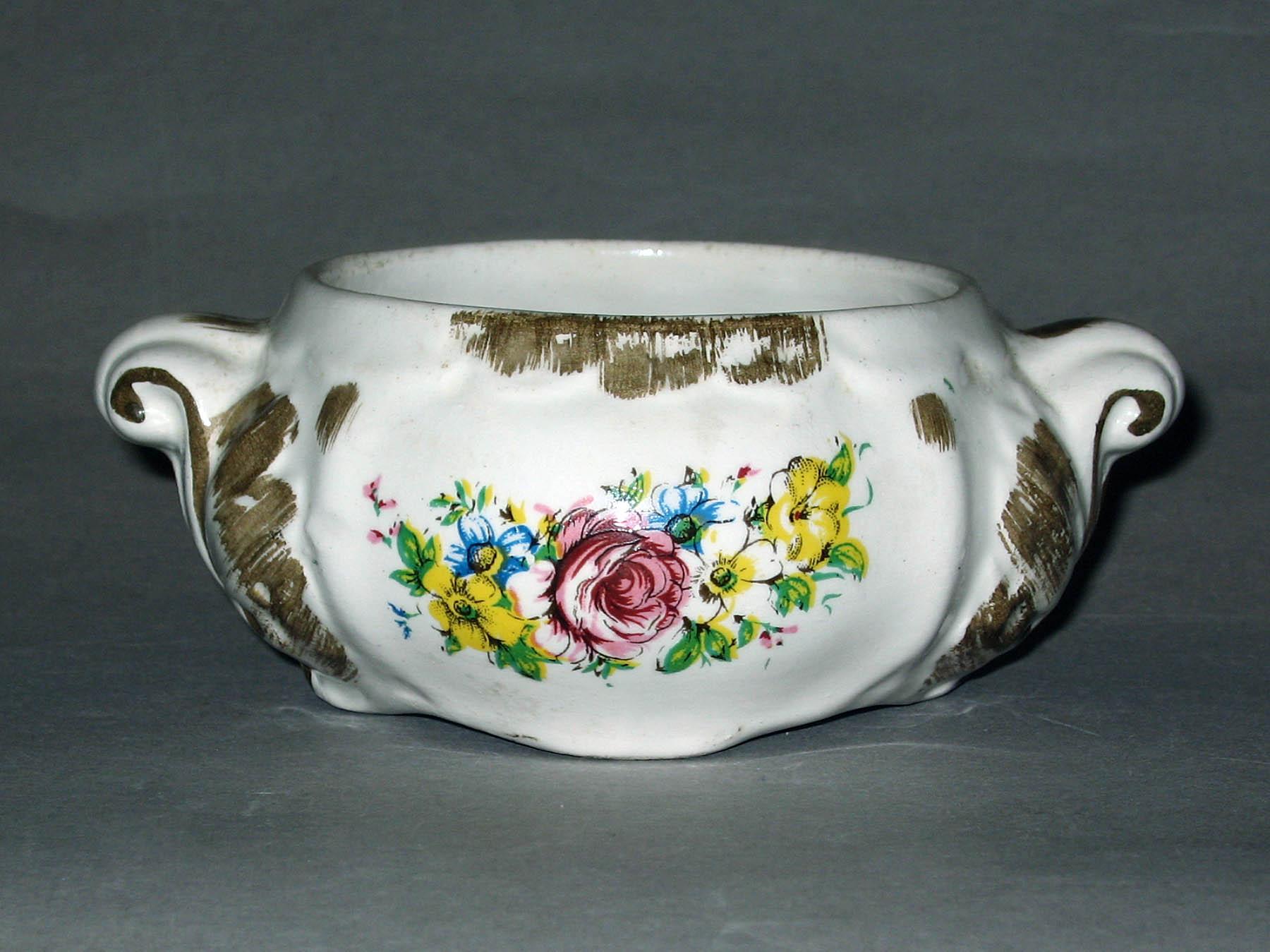 1996.0004.276.012 Miniature tureen