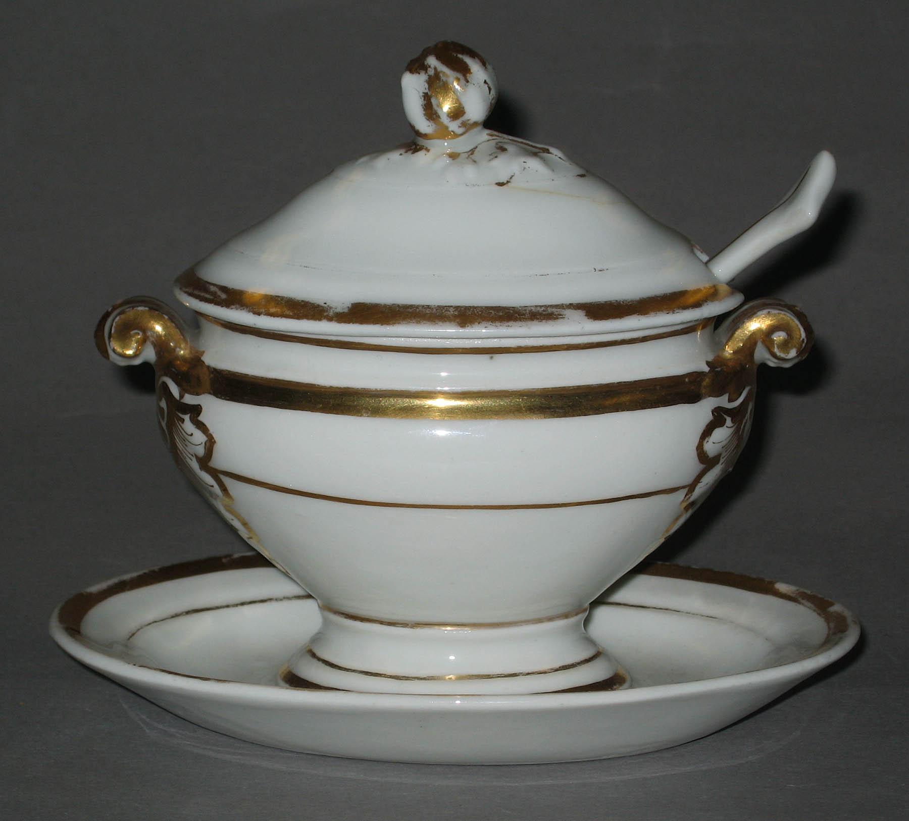 1996.0004.276.019 A, B Miniature porcelain tureen and ladle