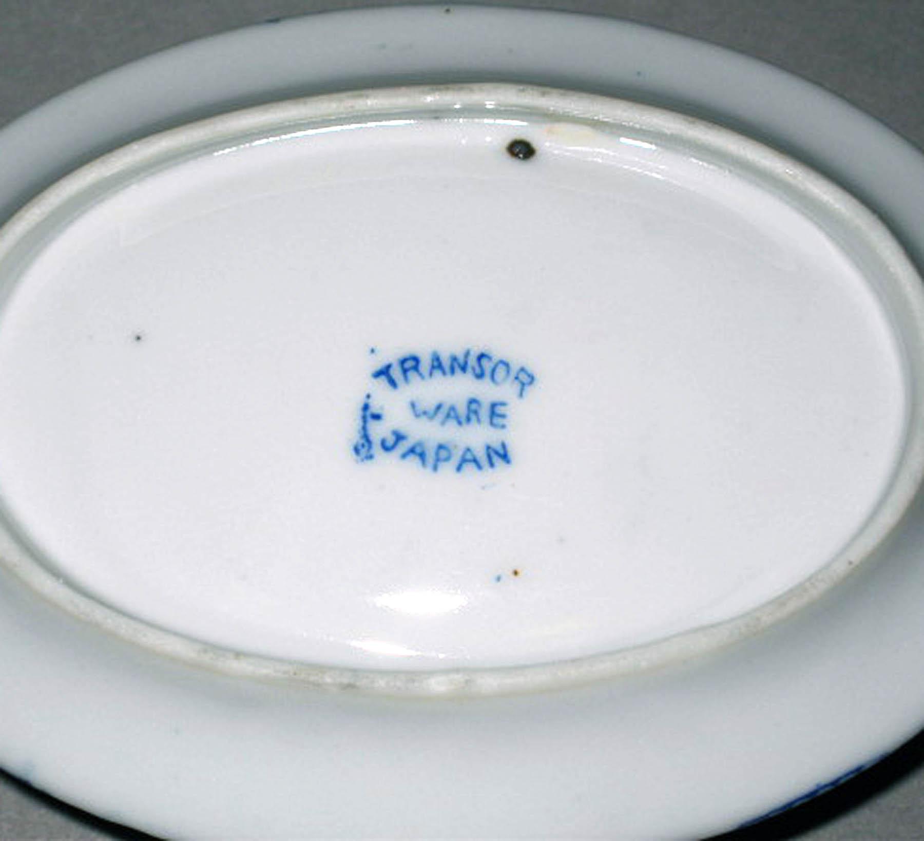 1996.0004.276.024 Porcelain tureen Transor Ware (underside)