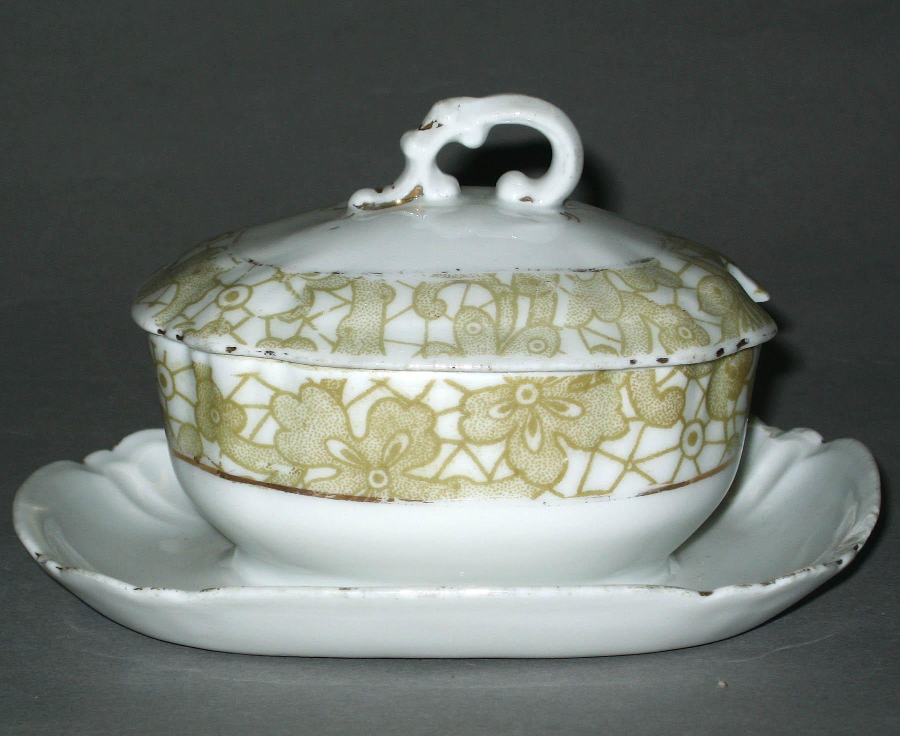 1996.0004.276.028 A, B Miniature Marx & Gutherz porcelain tureen
