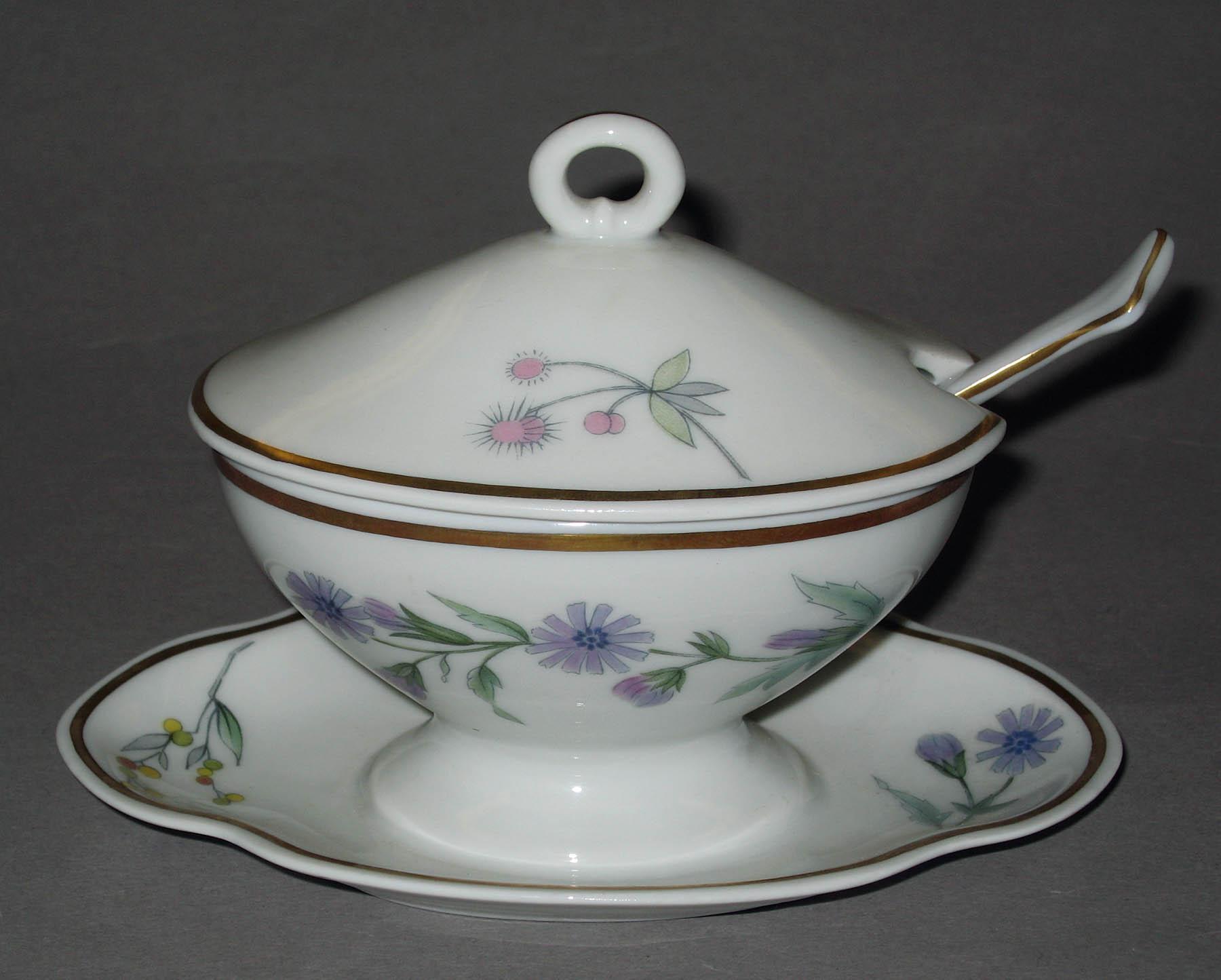 1996.0004.276.034 A- C Ginori porcelain miniature tureen and ladle