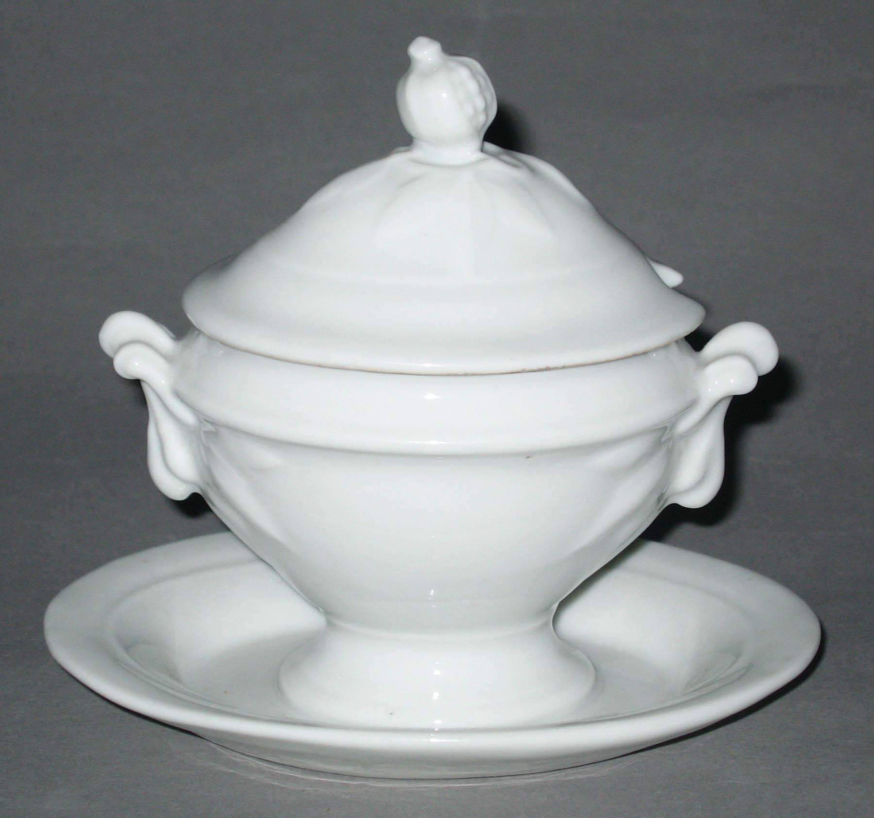 1996.0004.276.035 A, B Miniature porcelain tureen