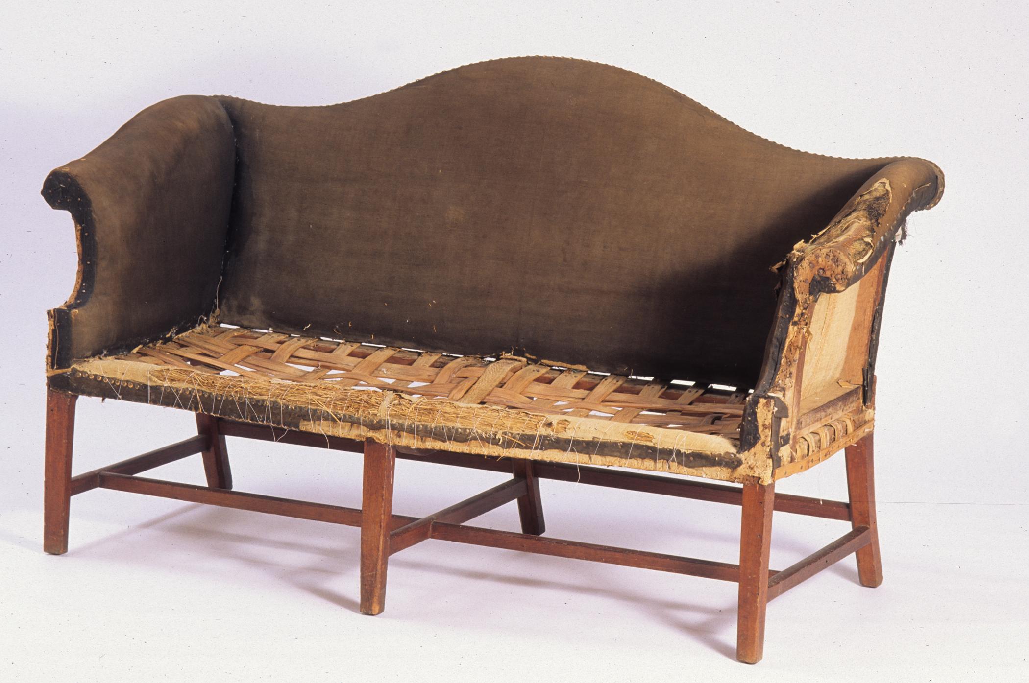 1996.0008 Sofa Front View 2