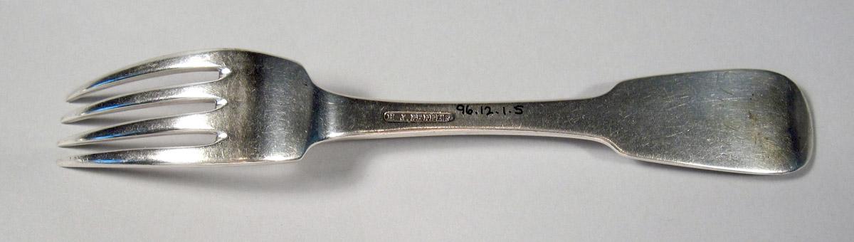 1996.0012.001.005 Silver Fork underside