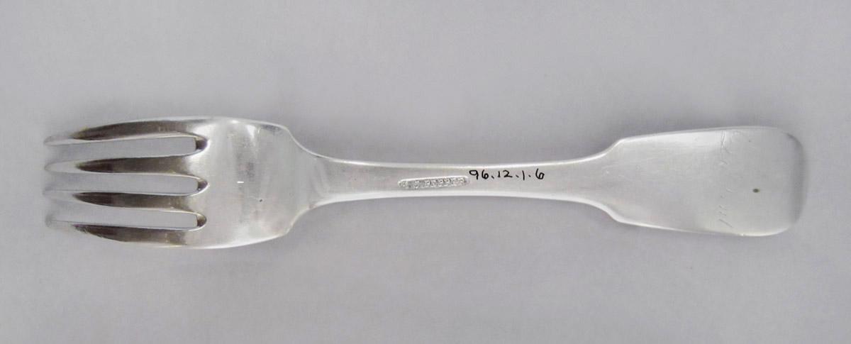 1996.0012.001.006 Fork, underside