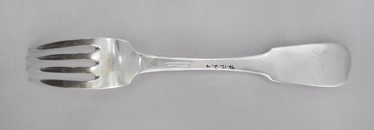 1996.0012.002.004 Fork, underside