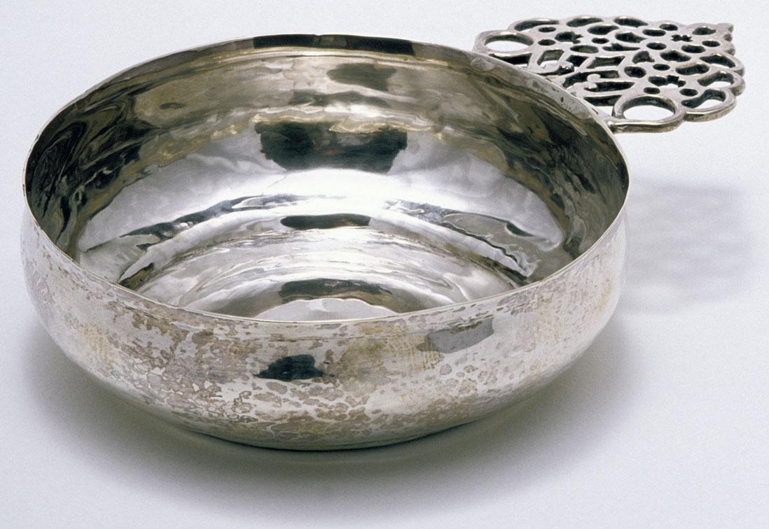 1996.0014.001 Porringer, view 1