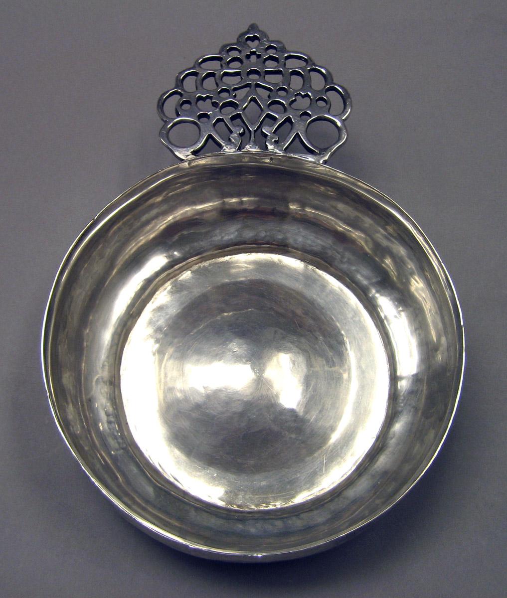 1996.0014.001 Silver Porringer upper surface