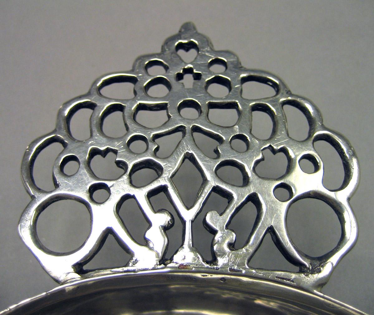 1996.0014.001 Silver Porringer handle detail
