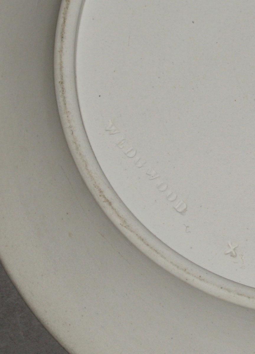 1996.0027.004 C Wedgwood white jasper stand (mark)