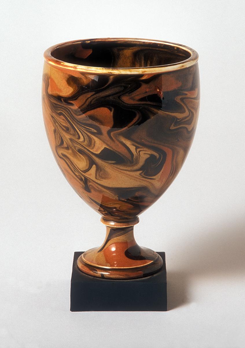 1996.0027.007 Earthenware vase