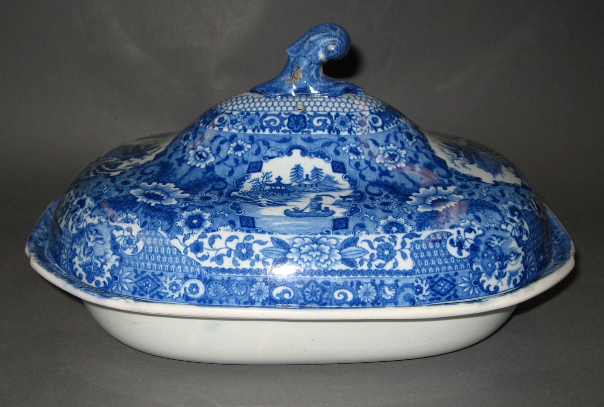 1996.0027.008.002 A, B Dish and cover