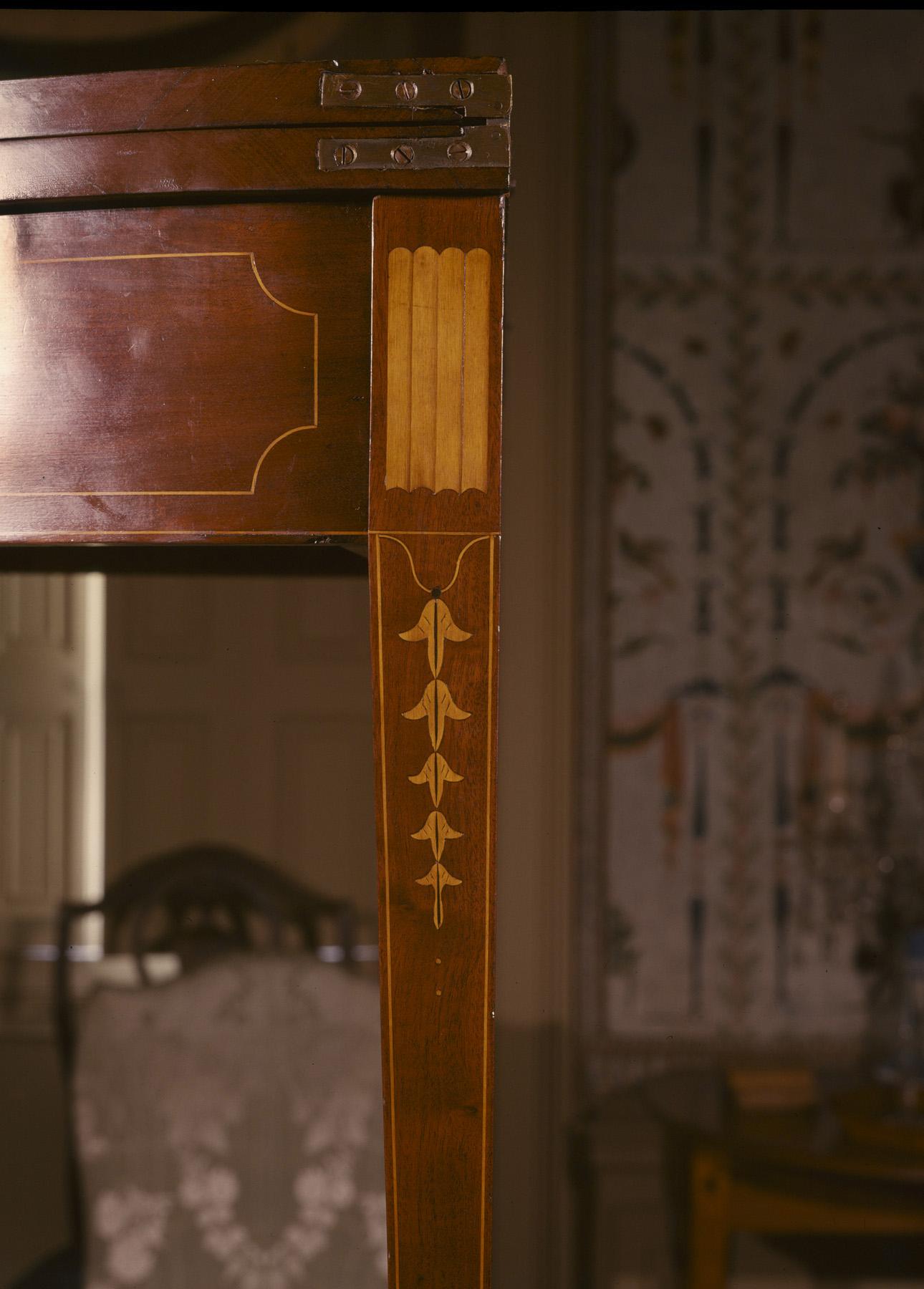 1958.0135.003 Table, card table (detail)