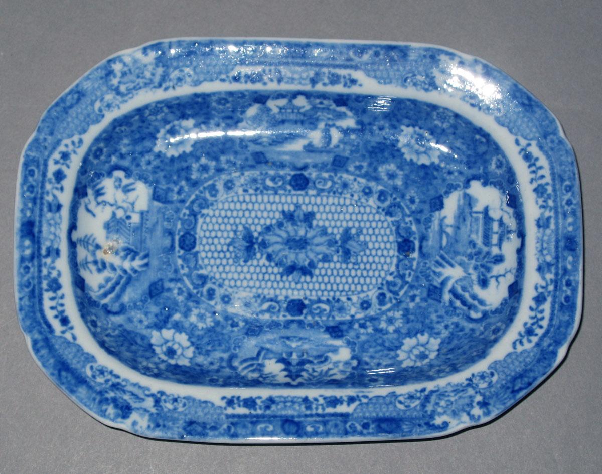 1996.0027.008.009 Pearlware dish