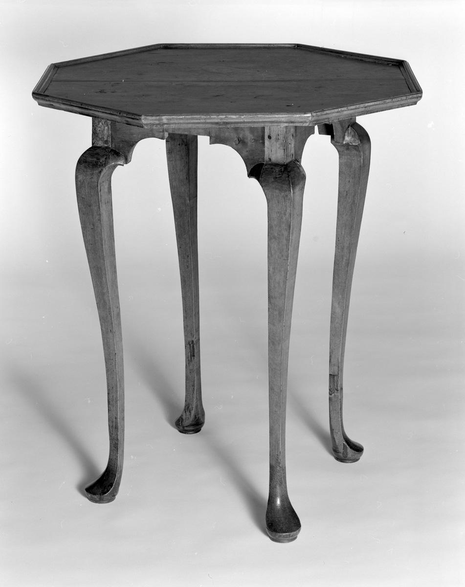 1958.0135.004 Table, Tea Table