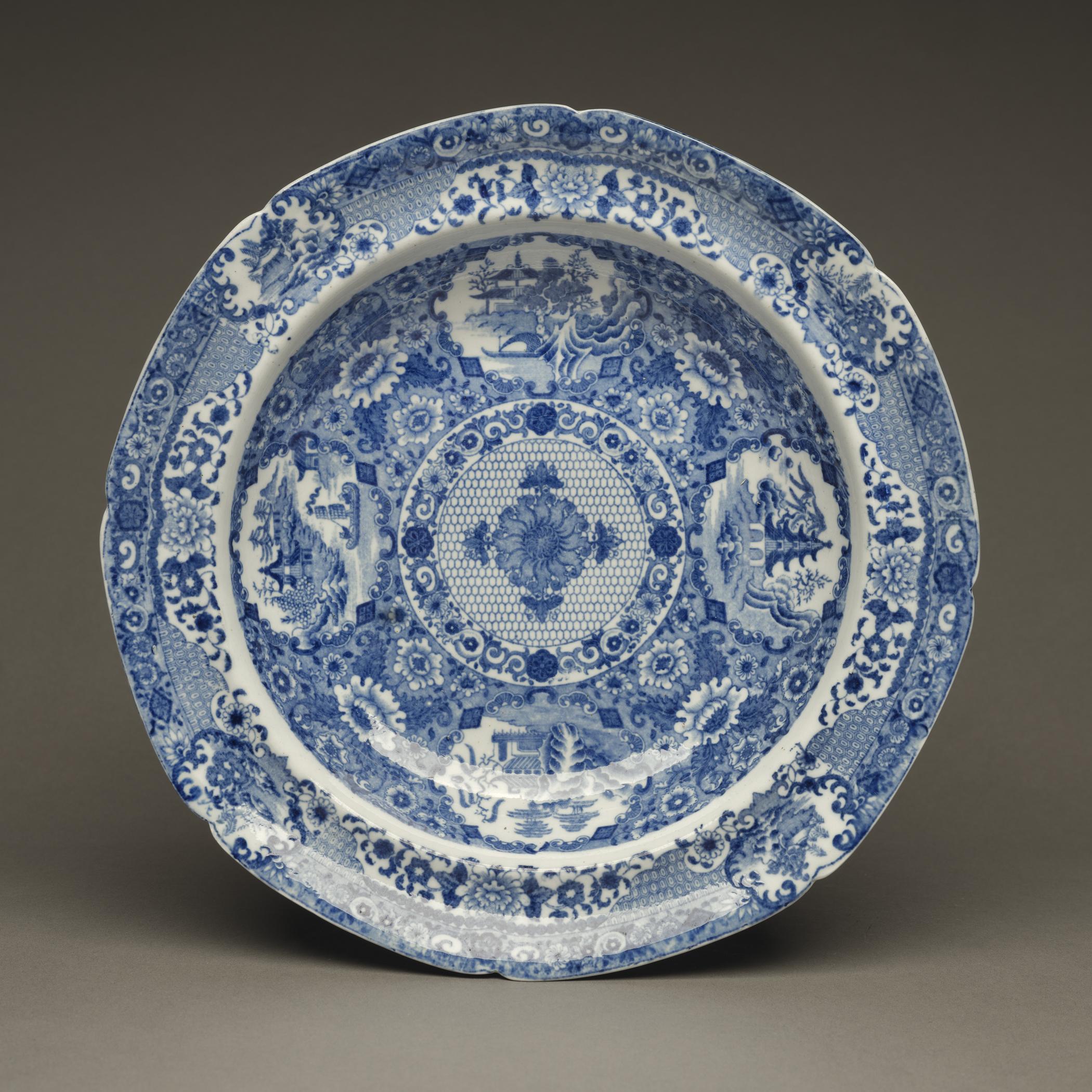 1996.0027.008.013 Plate or bowl, view 1
