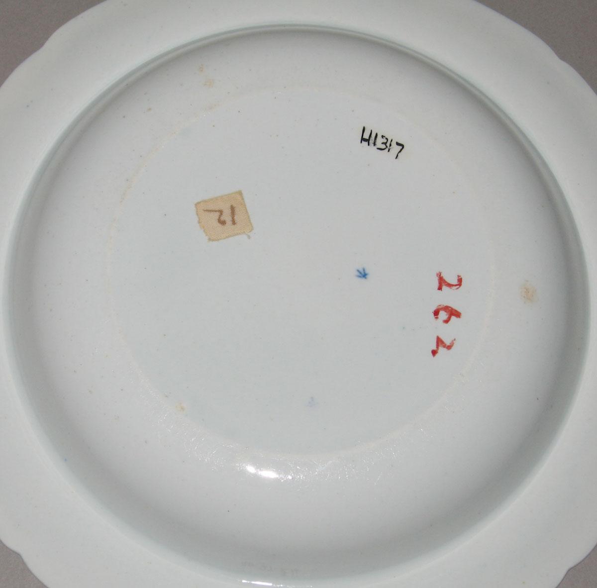 1996.0027.008.016 Pearlware soup plate (underside)