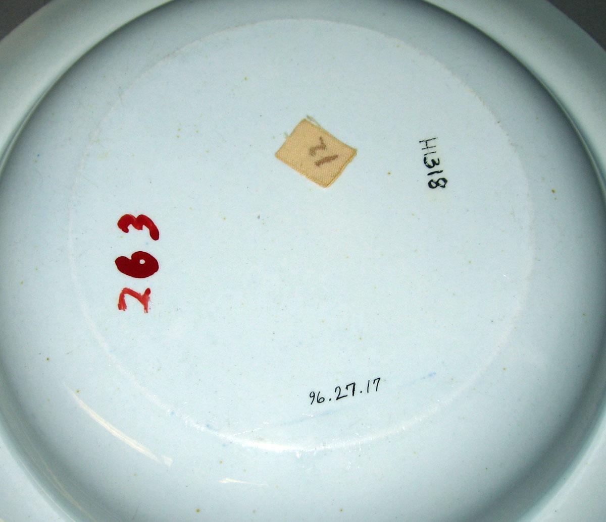 1996.0027.008.017 Earthenware plate (underside)