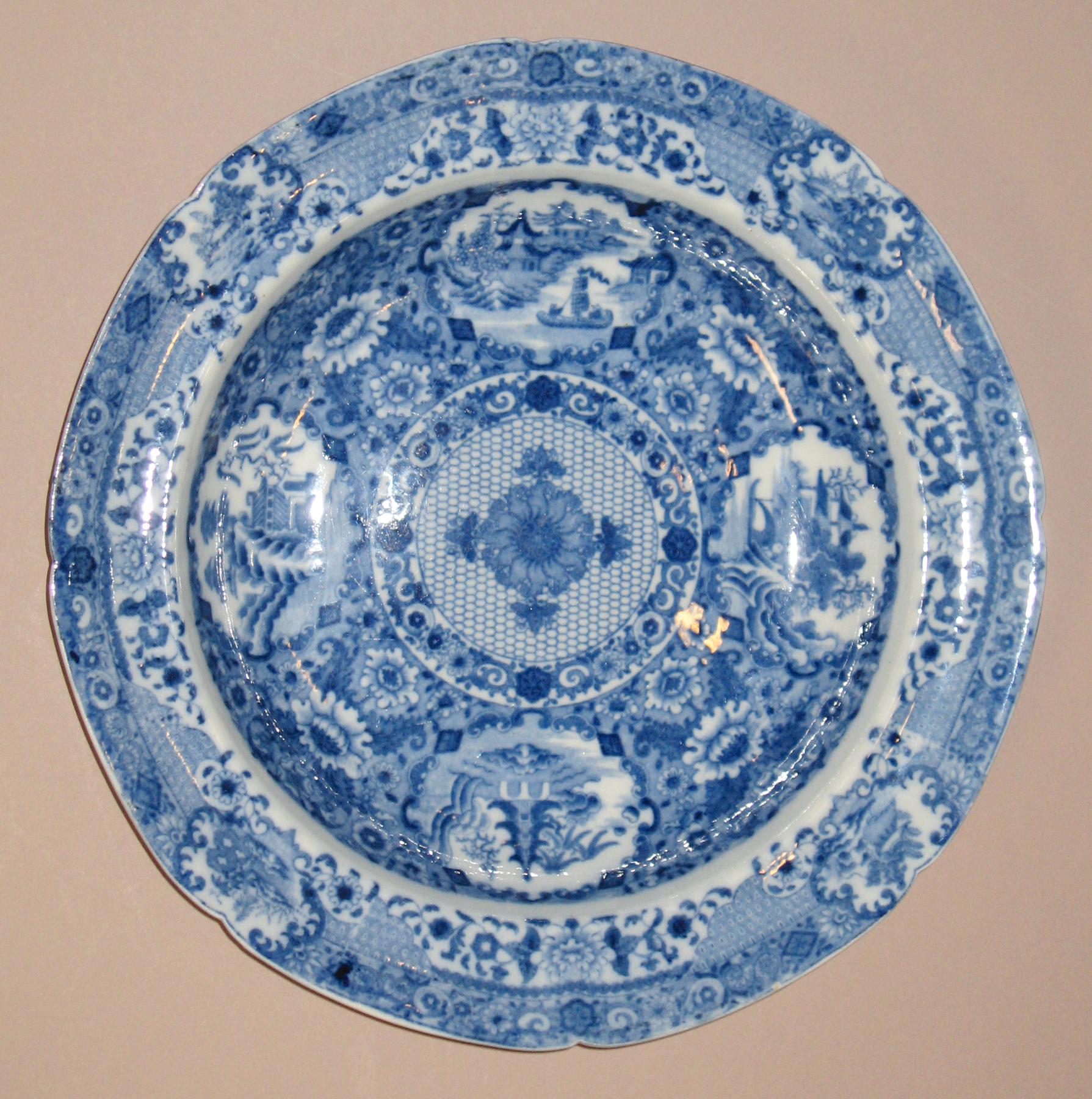 1996.0027.018 Soup plate