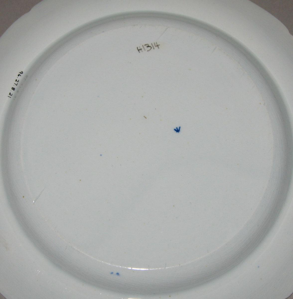 1996.0027.008.021 Pearlware plate (underside)