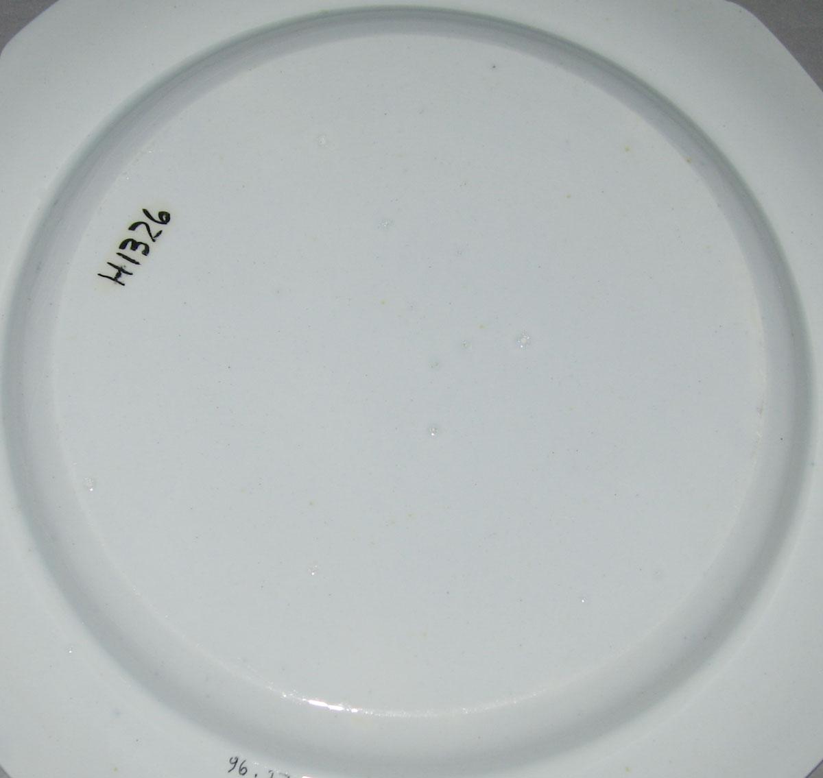 1996.0027.008.026 Pearlware plate (underside)