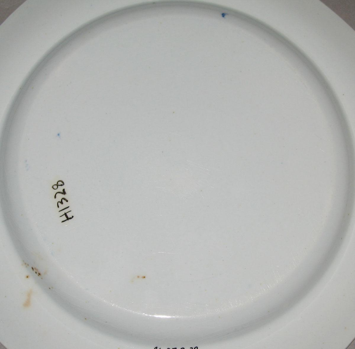 1996.0027.008.028 Pearlware plate (underside)