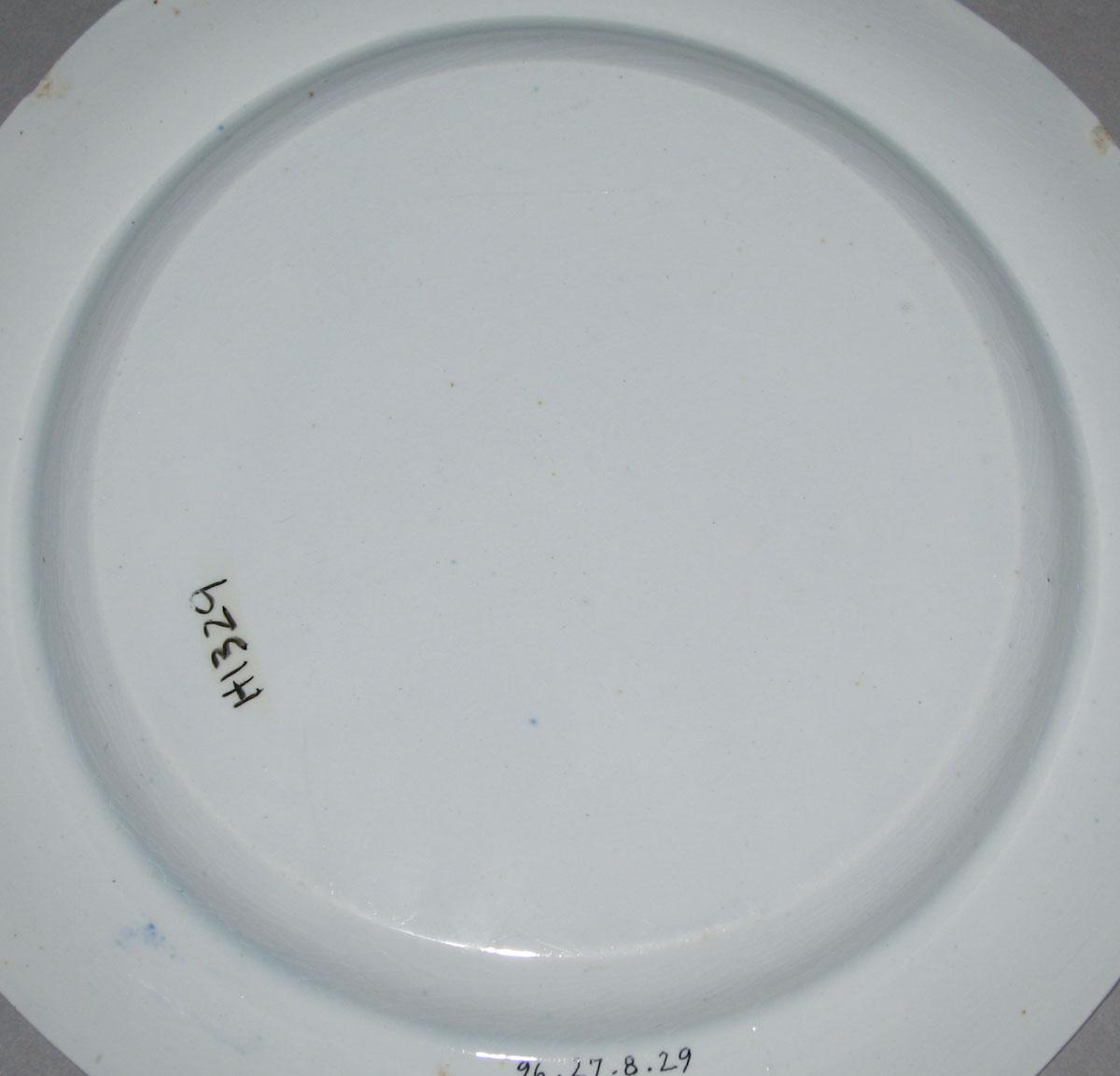 1996.0027.008.029 Pearlware plate (underside)