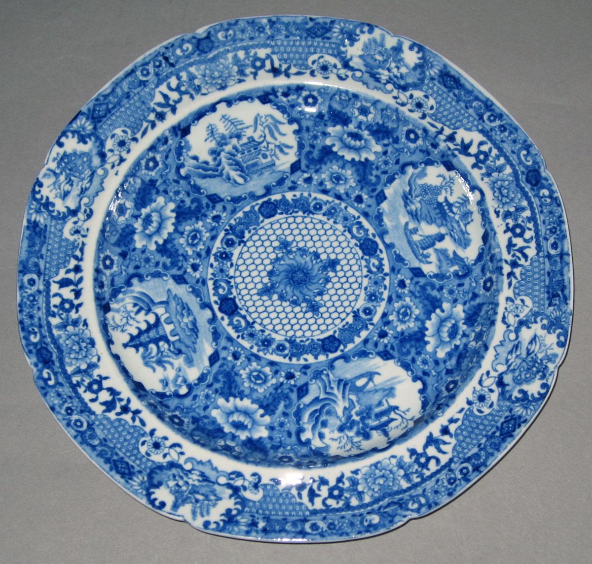 1996.0027.008.030 Pearlware plate