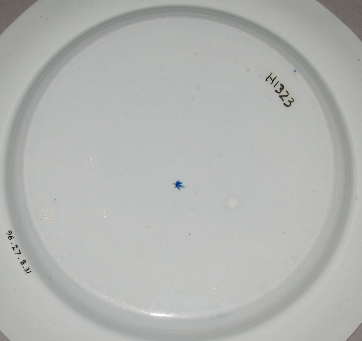 1996.0027.008.031 Pearlware plate (underside)