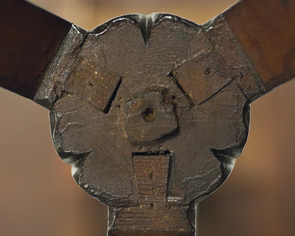 1958.0135.006 Candlestand (detail 10)