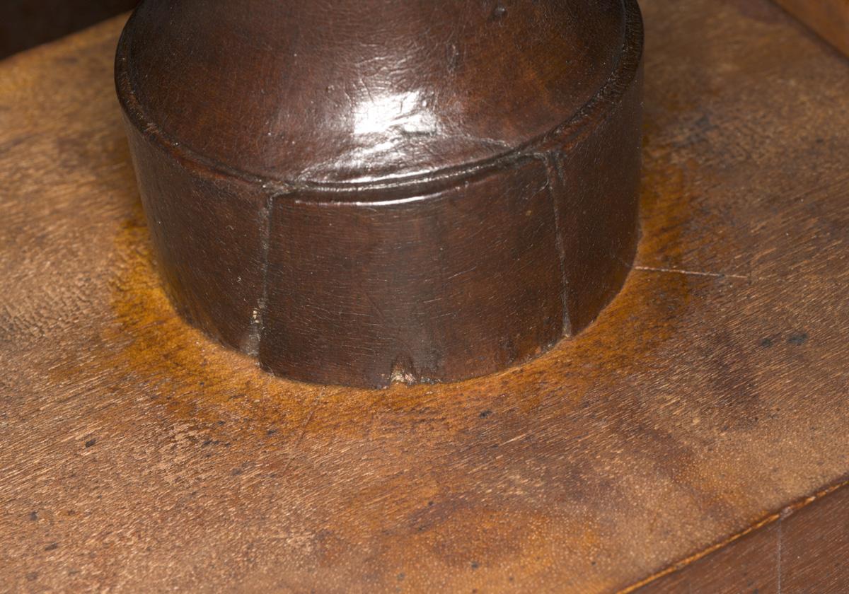1958.0135.006 Candlestand (detail 4)