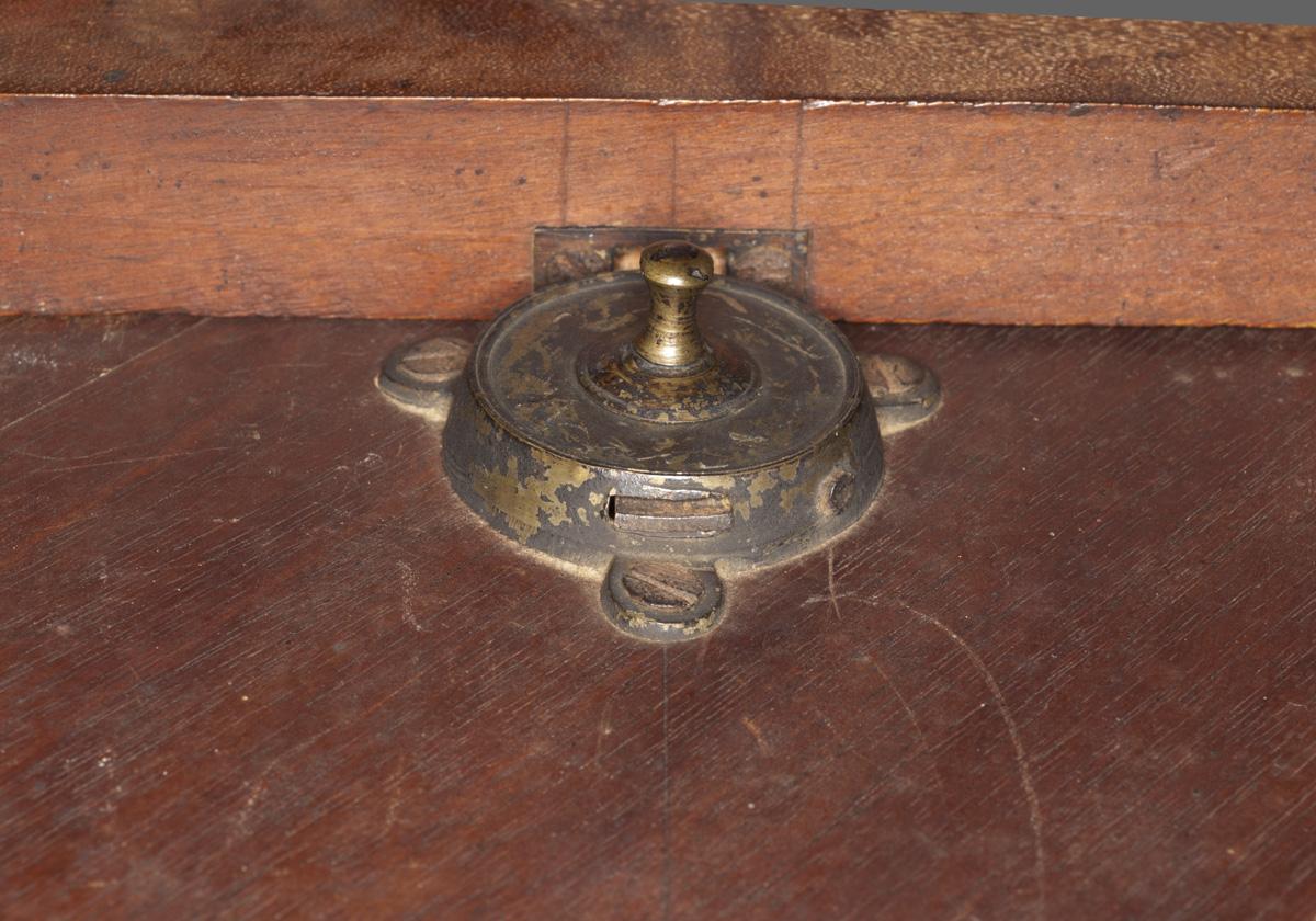 1958.0135.006 Candlestand (detail 5)