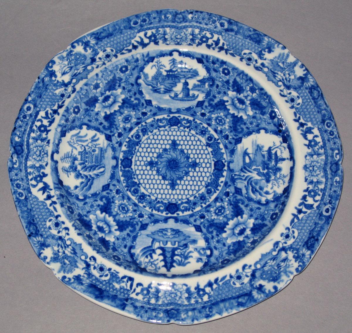 1996.0027.008.033 Pearlware plate