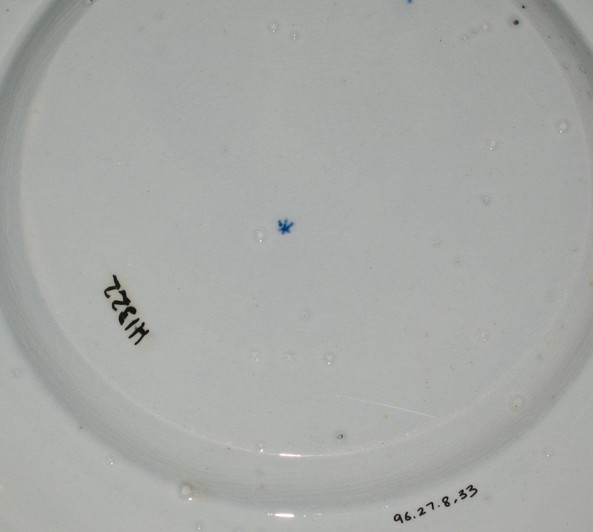 1996.0027.008.033 Pearlware plate (underside)