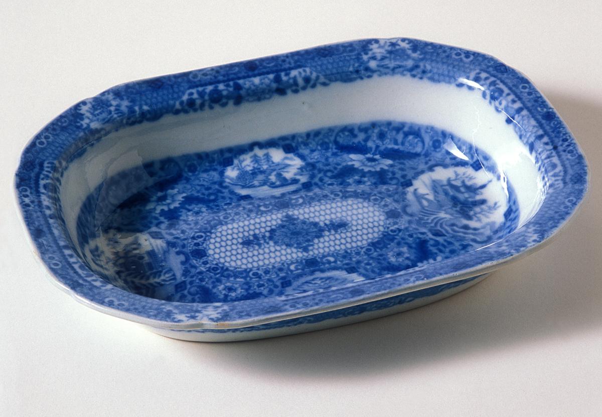 1996.0027.008.034 Pearlware dish